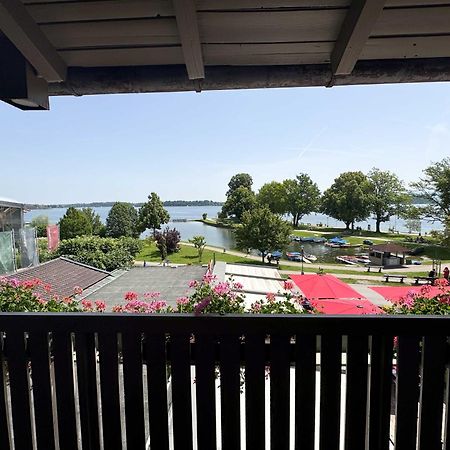 ホテル　Schlossblick Chiemsee プリーン・アム・キームゼー エクステリア 写真