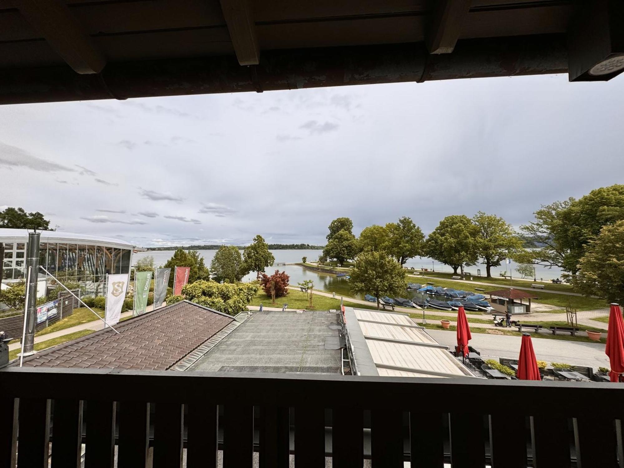 ホテル　Schlossblick Chiemsee プリーン・アム・キームゼー エクステリア 写真