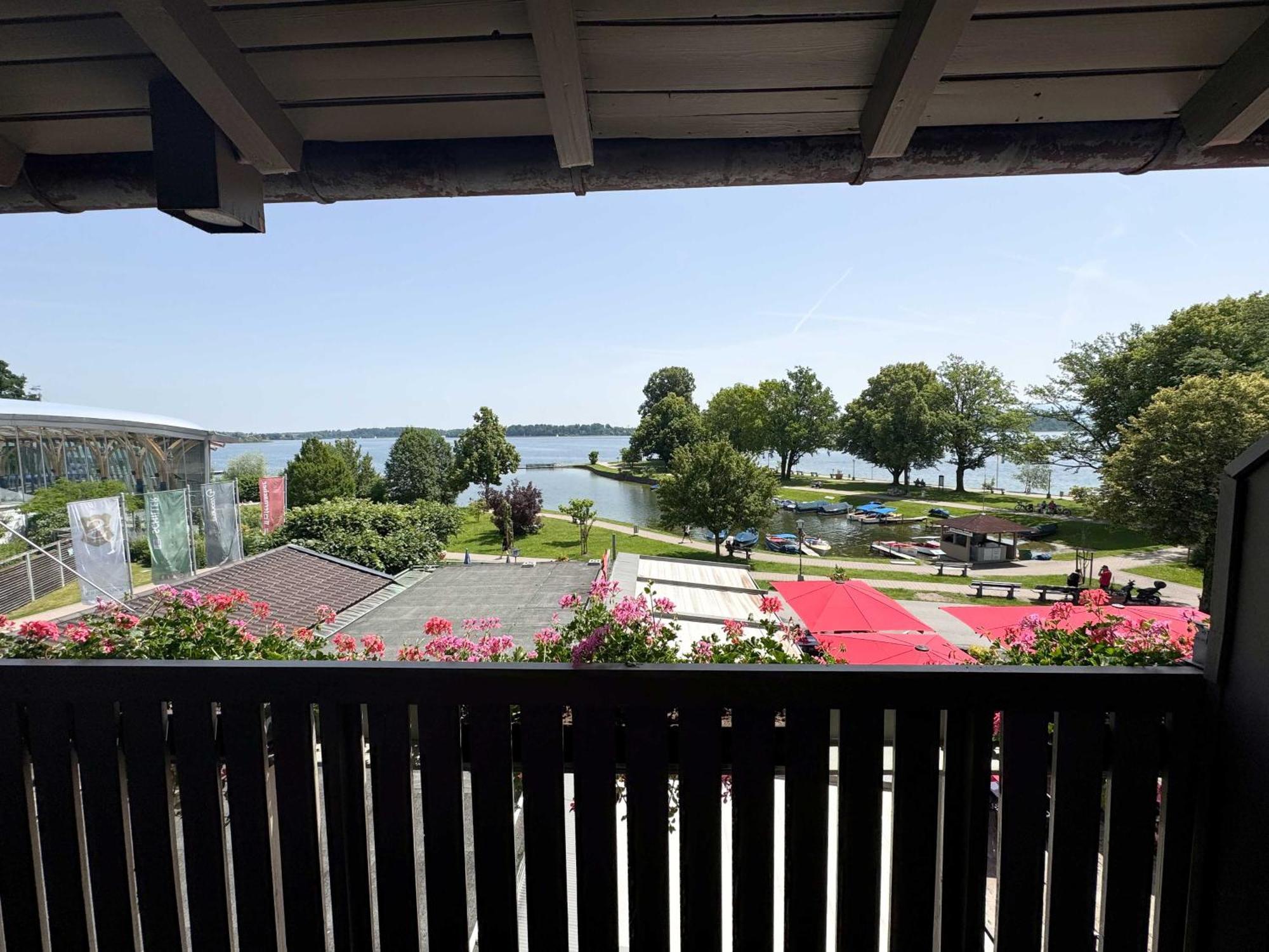 ホテル　Schlossblick Chiemsee プリーン・アム・キームゼー エクステリア 写真